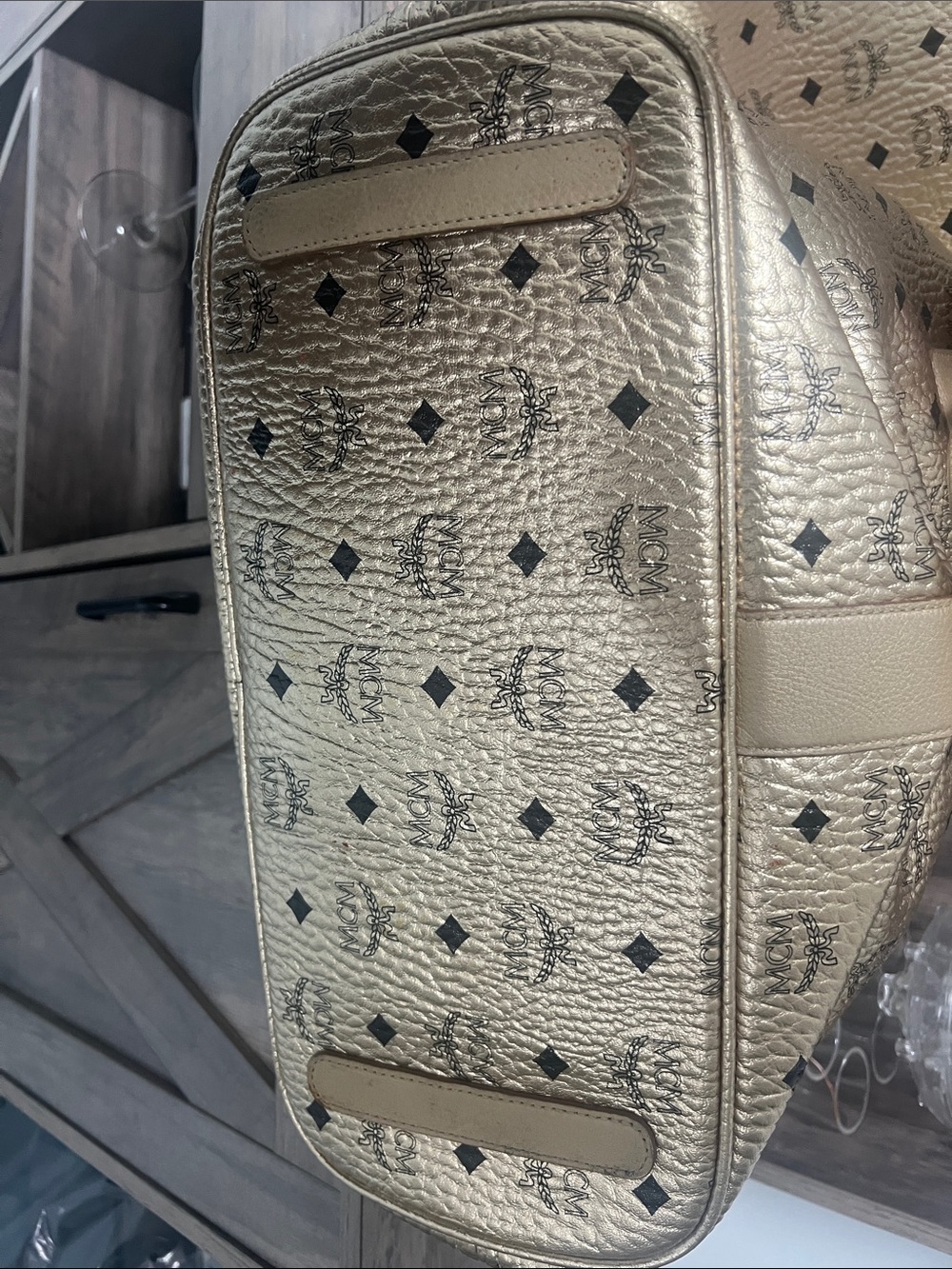 MCM Metallic Gold Logo-Print Tote Bag - Picture 10 of 13